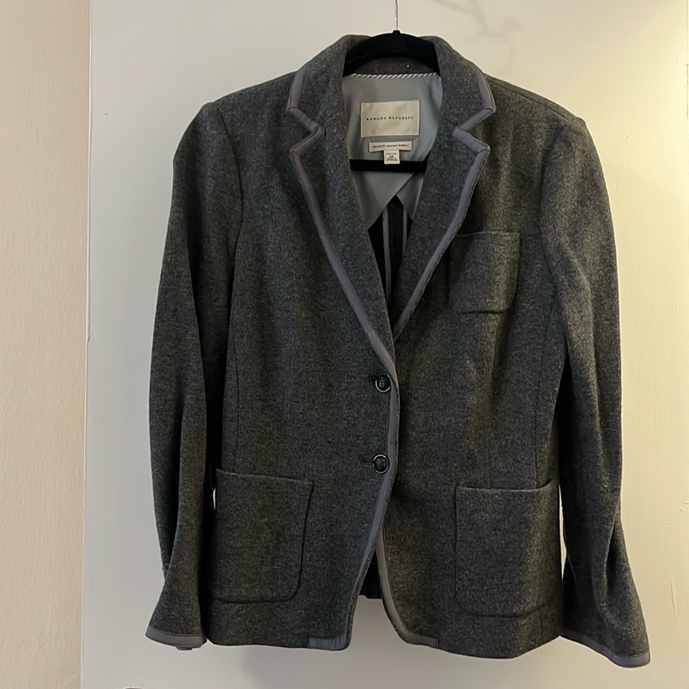 Banana Republic Gray wool Blazer size 12P